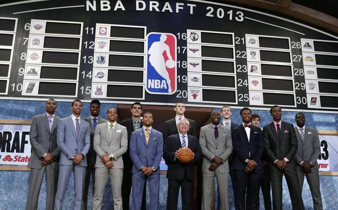 包含艾顿来了!詹姆斯与九位状元同队创NBA历史之最的词条