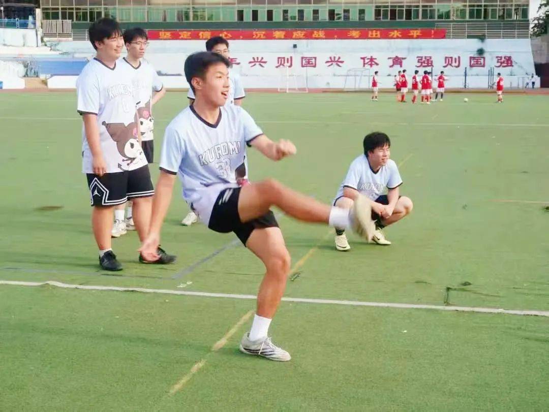 高潮迭起！足球热血情怀震撼人心